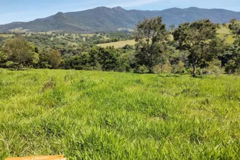 Terreno-para-venda-fundo-represa-pe-na-agua-em-joanopolis-52.000-metros-4